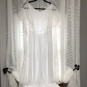 BNWOT Lace Sleeve Cape Dress V Neck Backless